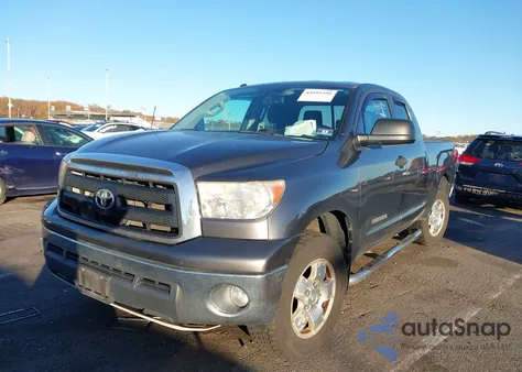 2013 Toyota Tundra Grade 4.6L V8 z USA, uszkodzony, nr VIN 5TFUM5F17DX047641